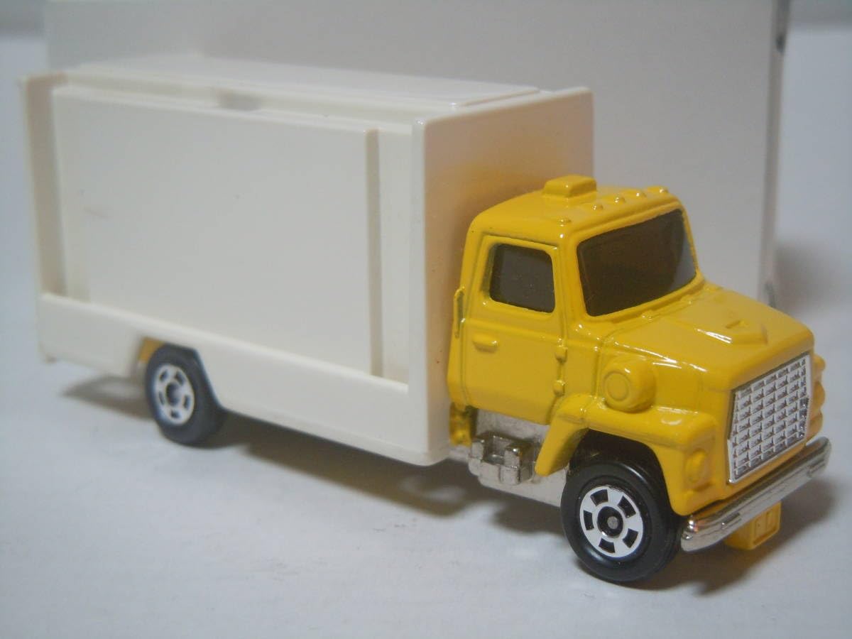 トミカ フォードトラック パネルバントラック 2台セット トミカ フォードトラック パネルバントラック 2台セット