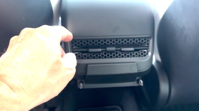 Station D'accueil USB Tesla Pour Model 3 / Y - Hub Avec 2 Câbles Rétractables (Type-C Et Lightning) - 27W - Compatible 2021-2024