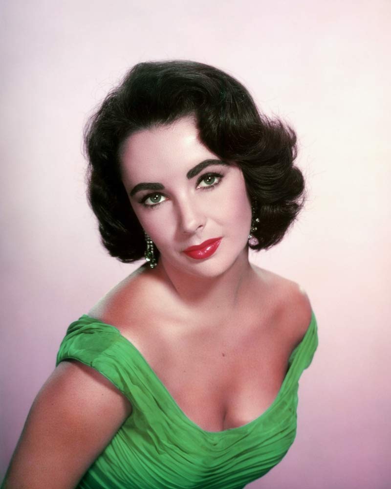 Amazon.com: Posterazzi DAP17738 Elizabeth Taylor - Green Dress/Purple  Background Photo Print, 8 x 10, Multi: Posters & Prints