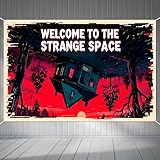 Welcome to The Strange Space Telón Fondo, 150x100cm Extraño Espeluznante Bosque y Casa Banner Al Revés Tema Horror Decoraciones Fiesta para Halloween Cumpleaños Habitación Pared Fondo Foto