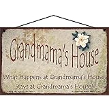 5x8インチ おばあちゃんの家のサイン マグノリアの花 What Happens at Grandmama's House Stays at Grandmama's House ビンテージスタイル 装飾 家庭 家族 ホームデコレーション おばあちゃん ニックネーム ギフトサイン 祖母用
