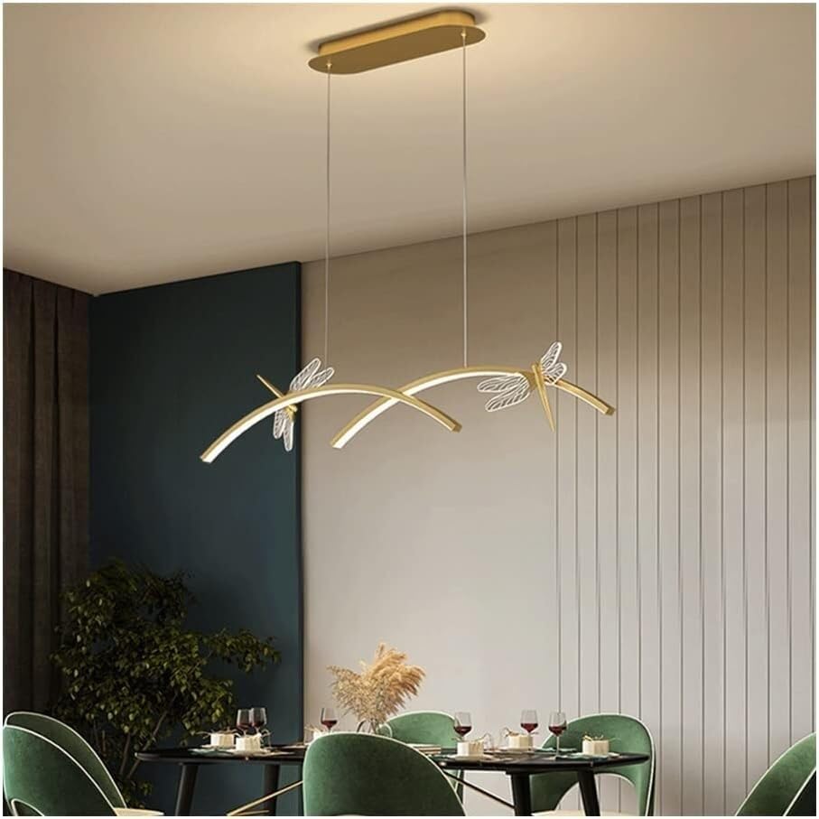 Lámpara de isla LED metálica y alargada que optimiza la iluminación sobre la mesa de comedor