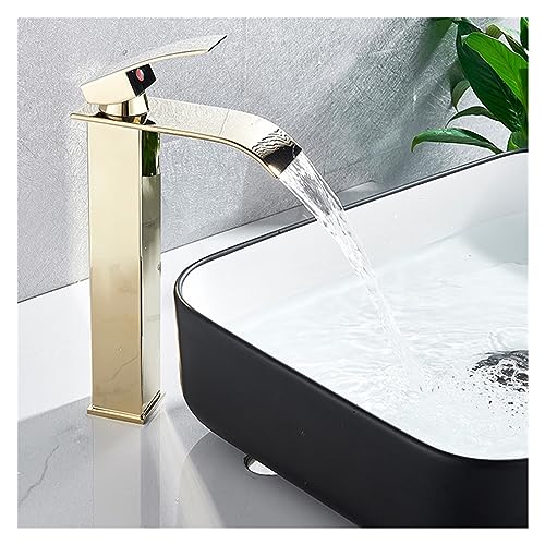 Robinet cascade doré pour transformer votre salle de bains en spa relaxant