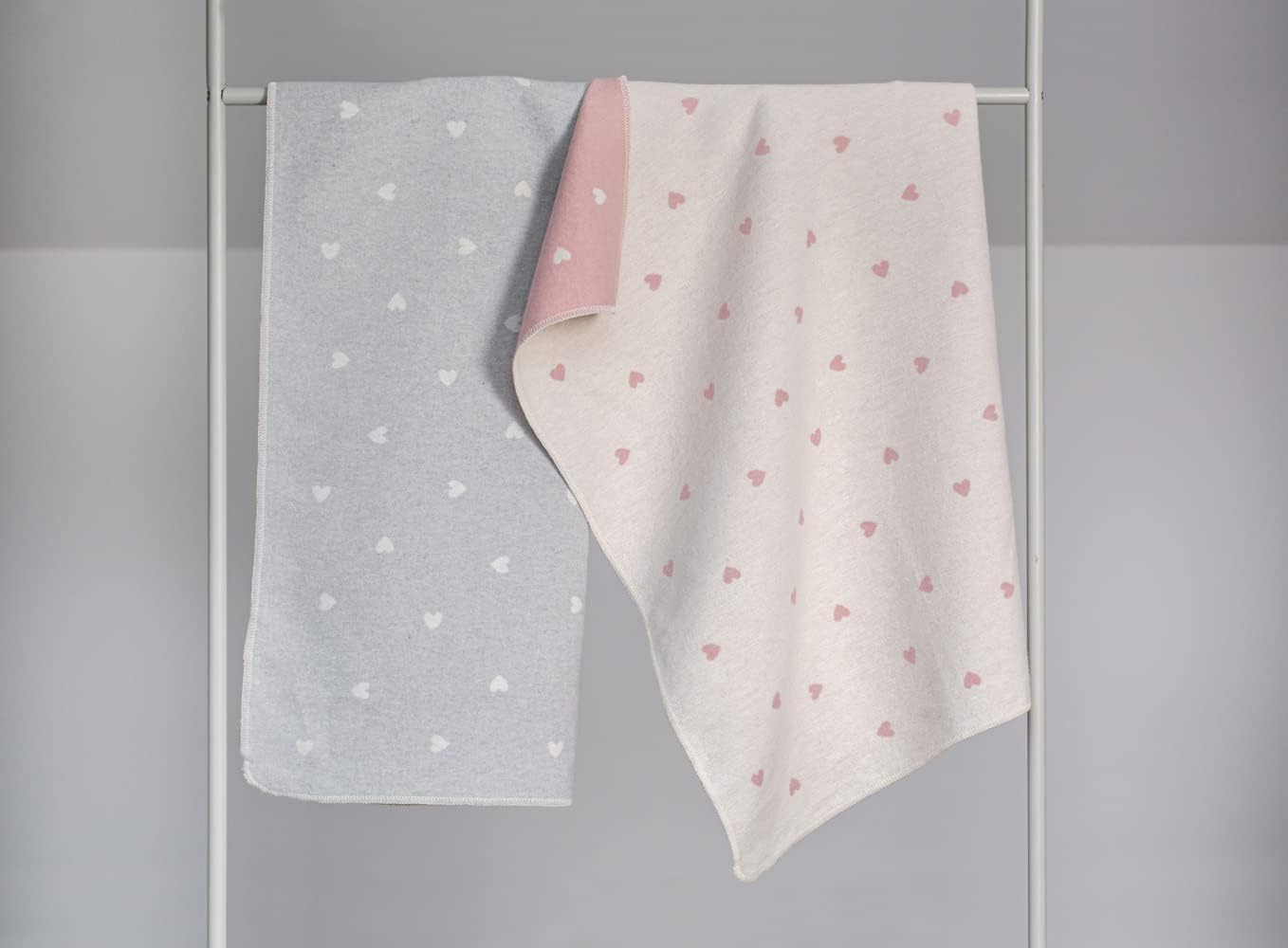 Rose Hearts Allover Juwel Bassinet Blanket