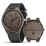 🌟 【Eleganter Blickfang】Die klare Linien und aufeinander abgestimmte Farbenkombination zwischen die Ebenholz-Ziffernblatt und schwarze Indizes bestimmen das elegante, schlichtes Design, somit passt sie den Outfits an.