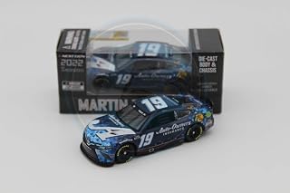 Martin Truex Jr 2022 Auto-Owners Insurance 1:64 Nascar Diecast Chassis