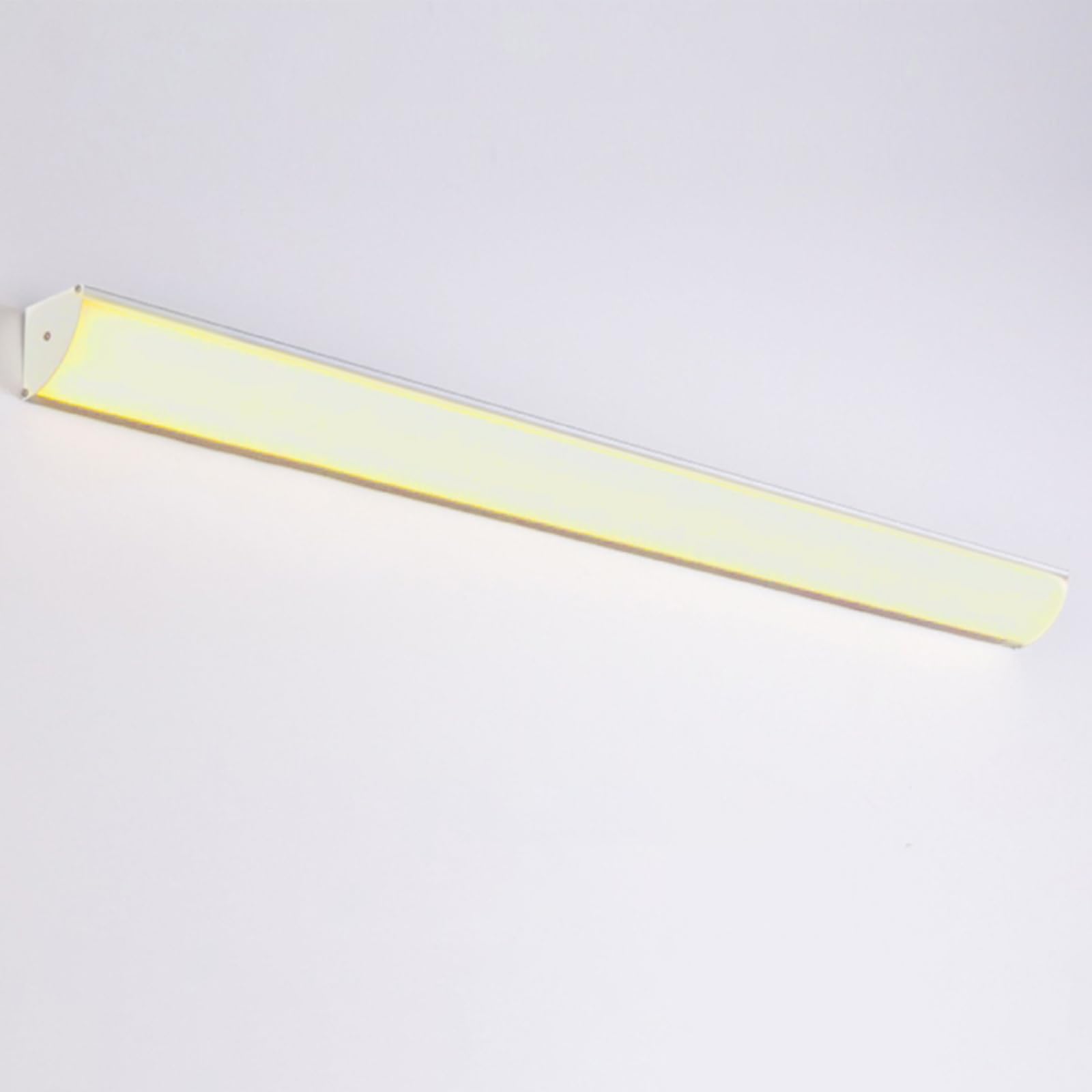 HELCEKOU Modern LED Outdoor Wall Lights, IP65 Waterproof 80CM Long Strip Sconce, Triangular Design for Balcony, Yard, Garage, 3000K/4000K/6000K Decorative Illumination.
