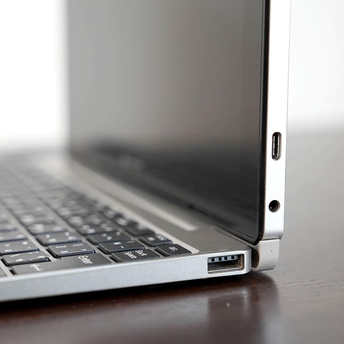 Toshiba Dynabook K50 Ordinateur Portable Tactile 2-en-1, 10,1 Pouces (1280 x 800), Intel Celeron N4020, 4 Go de RAM, 64 Go eMMC, Clavier QWERTY Japonais, Windows 11 Pro (Reconditionné)