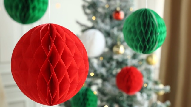 Konsait 30pcs Christmas Honeycomb Paper Balls & Fans Decor Kit - Red, White, Green Hanging Decorations