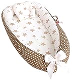 Das leichte Design und die benutzerfreundliche Verpackung mit Griff machen unser Baby Nest einfach zu transportieren und es kann überall verwendet werden. Als Reduzierstück im Kinderbett, Kinderwagen, auf Reisen zu Besuch bei Freunden.