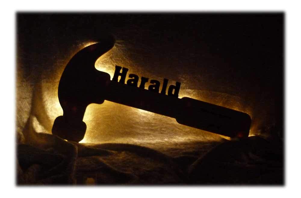 Schlummerlicht24 3d Led Nachtlicht "Zimmermann Dachdecker Hammer" mit Name für Väter Vater, witzige Mann Männer Geschenke für Handwerker, Heimwerker als personalisierte Deko Lampe