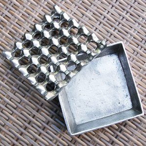 Amazon.co.jp: 【アジア工房】波型デザインのスクエア型アルミ製