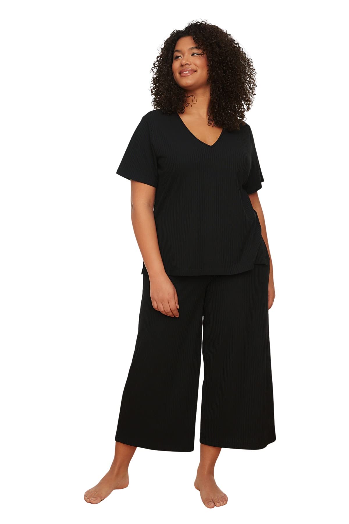 Trendyol Women's Schwarz Straight Knitted T-Shirt-Trousers Plus Pajamas Set 4XL Plus