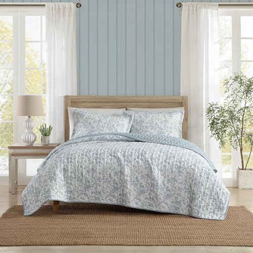 Image of Laura Ashley - Queen Quilt Set, Super Soft Bedding with Reversible Design, Medium Weight for Year Round Use, 3 Piece Bed Set with Matching Pillowcases (Amberley Pastel Blue)