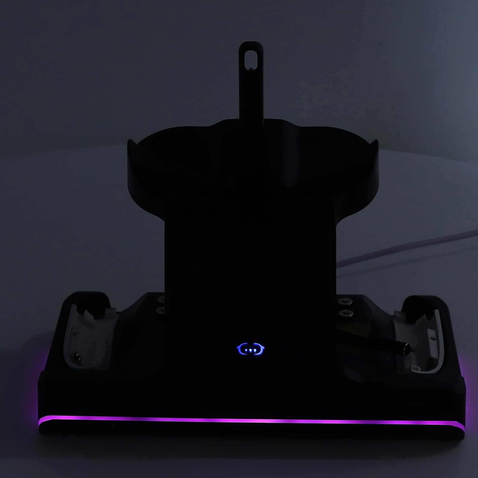Dock di Ricarica per Controller per Cuffie VR, Supporto di Ricarica per Controller VR Salvaspazio Portatile 2 Batterie Ricaricabili Luce RGB per Dispositivo VR (BLACK)