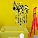 Vor der Verwendung können Sie die Wand mit dem Haartrockner trocken föhnen oder die Farboberfläche vor dem Aufkleben eine Weile verflüchtigen lassen. Der Effekt kann jedoch unterschiedlich sein. Wählen Sie daher den Standort des Kunden sorgfältig aus.