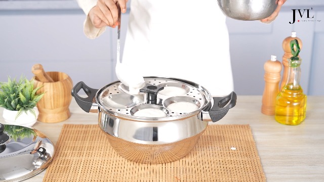 JVL 4-in-1 Classic Idly Pot with Tri-Ply Base, Idly & Mini Idly