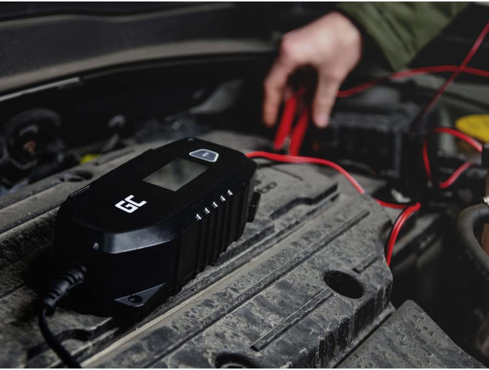 Green Cell® Caricabatterie Intelligente 6V/12V 4A (SLA, AGM, Gel, EFB, Wet, LiFePO4) completamente automatico con modalità di ricondizionamento del test della batteria per auto moto camion Camper