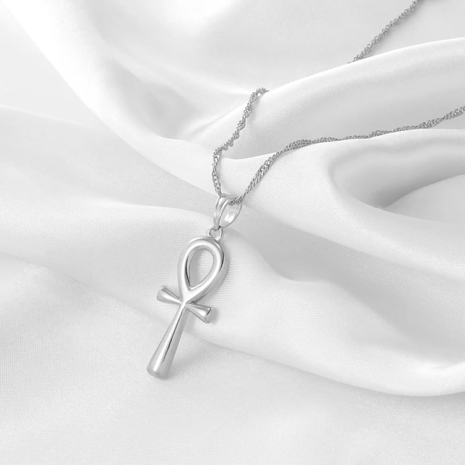 Collier clé skeleton pour affirmer son style sans effort - 2