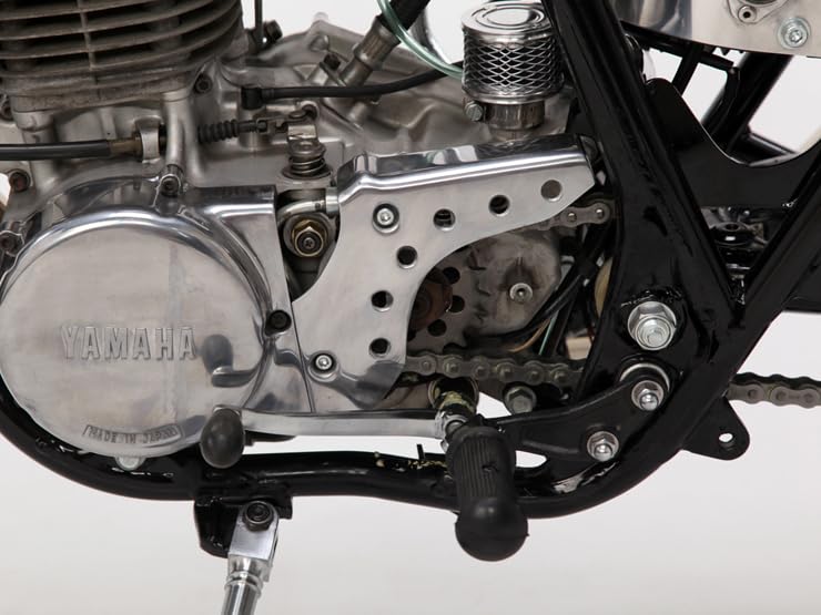 | MOTOR ROCK SR400&frasl;500用 ドリルドスプロケットカバー 93～02