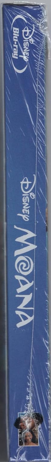 Disney Moana - Exclusive 32-Page Storybook (Blu-ray + DVD + Digital HD) image 3