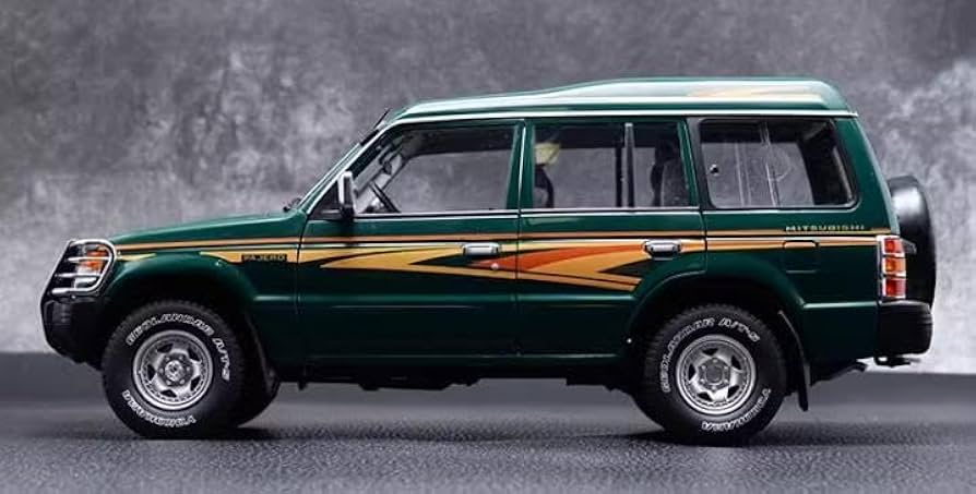 YC Model 1:18 三菱 パジェロ V73 Pajero グリーン 1/18 Mitsubishi PAJERO V73 YC MODEL Diecast Model Car , The
