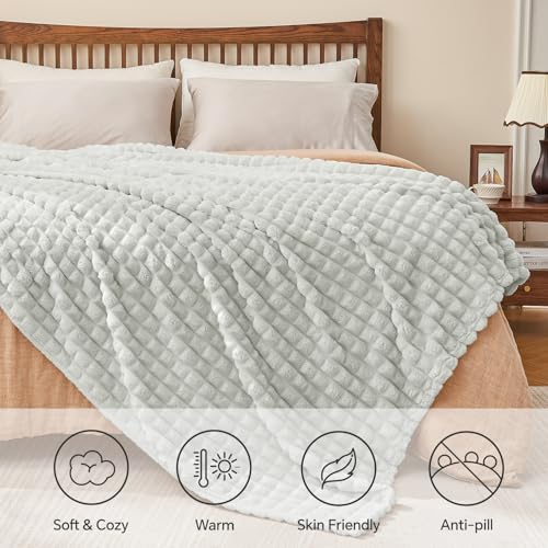 Image of BEDELITE 3D Checked Light Grey Fleece Throw Blanket for Couch, 50x60 Inches