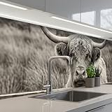KitchenYeah© Rückwand Küche 60x250 cm Rückwandschutz Selbstklebend Spritzschutz Küchenrückwand Küchenfront Küchen Selbstklebende Küchenrückwände Schottischer Highlander - Schwarz - Weiß - Holz