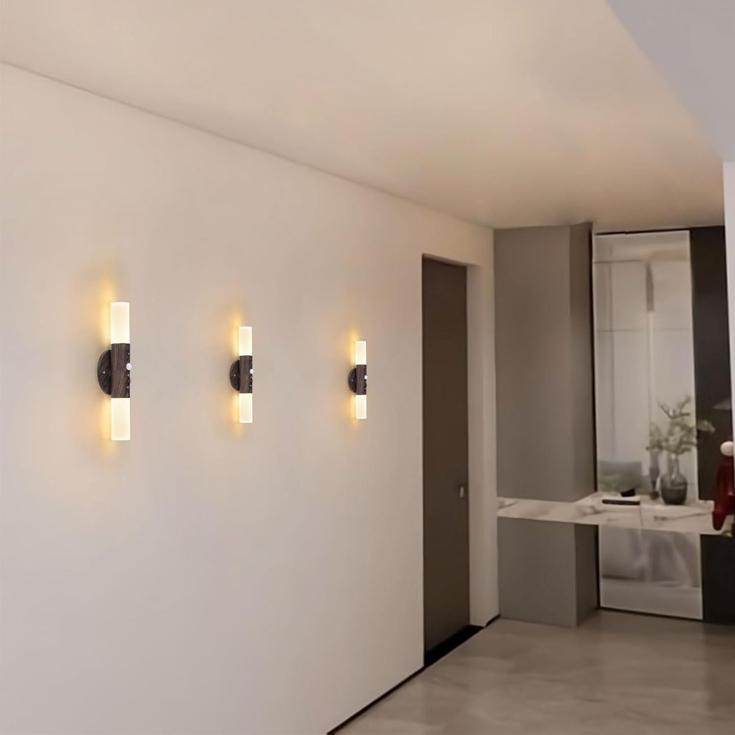 Luces LED con sensor de movimiento que funcionan con pilas, juego de 2 lámparas de esquina magnéticas recargables inalámbricas de rotación de 360° para galería, escaleras, tocador, sala de