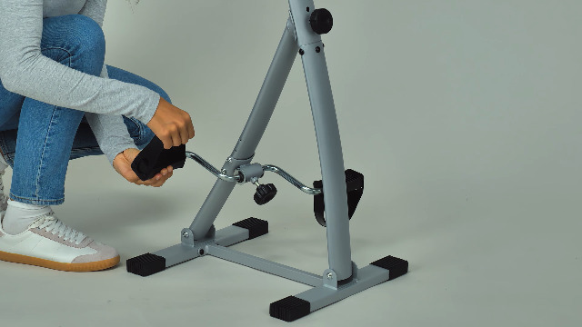 Bi Pedaler Original – Dual Action Heimtrainer für Arme und Beine – 6-Fach höhenverstellbar & faltbar – Ganzkörpertrainer für Senioren & Reha – Gelenkschonendes Fitnesstraining zu Hause Sport & Freizeit