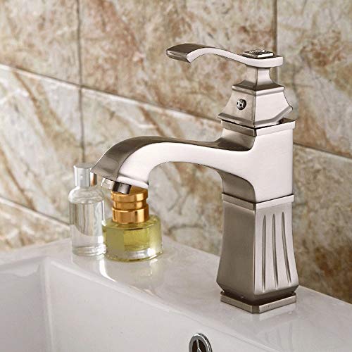 Mitigeur de salle de bain carré pour rafraîchir votre routine matinale