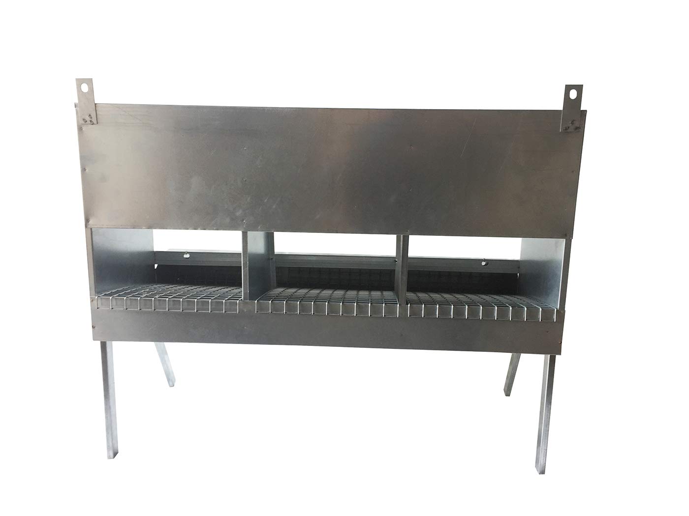 Nido a 3 Posti con Gambe di Sostegno Tutto in Lamiera e Rete Zincate per Galline Ovaiole. Massimo ingombro cm L 85 x P 42 x H 69. Solo il Nido Misura Cm L 85 x P 42 x H 45