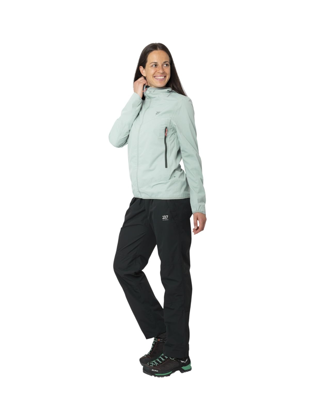 2117 of Sweden Jacks - Chaqueta para mujer con capucha de 2,5 l, impermeable, transpirable, compacta. Perfecta para aventuras al aire libre con capucha ajustable y costuras selladas.