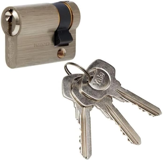 Yale YC500+ Demi-Cylindre de Serrure 30x10 mm, 5 Goupilles - Porte Extérieure, Porte d'Entrée, Porte de Garage - 3 Clés, Nickelé - Amazon product rated Grade B
