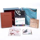 Office Supplies Combo - 12x 0,4 mm Spitzen Fineliner Farbstifte, 1x Ledernotizbuch, 1x hohles Metallblatt-Lesezeichen, 1x Vintage-Rollenstempel, 10x Aufkleber der Forest and Insects-Serie