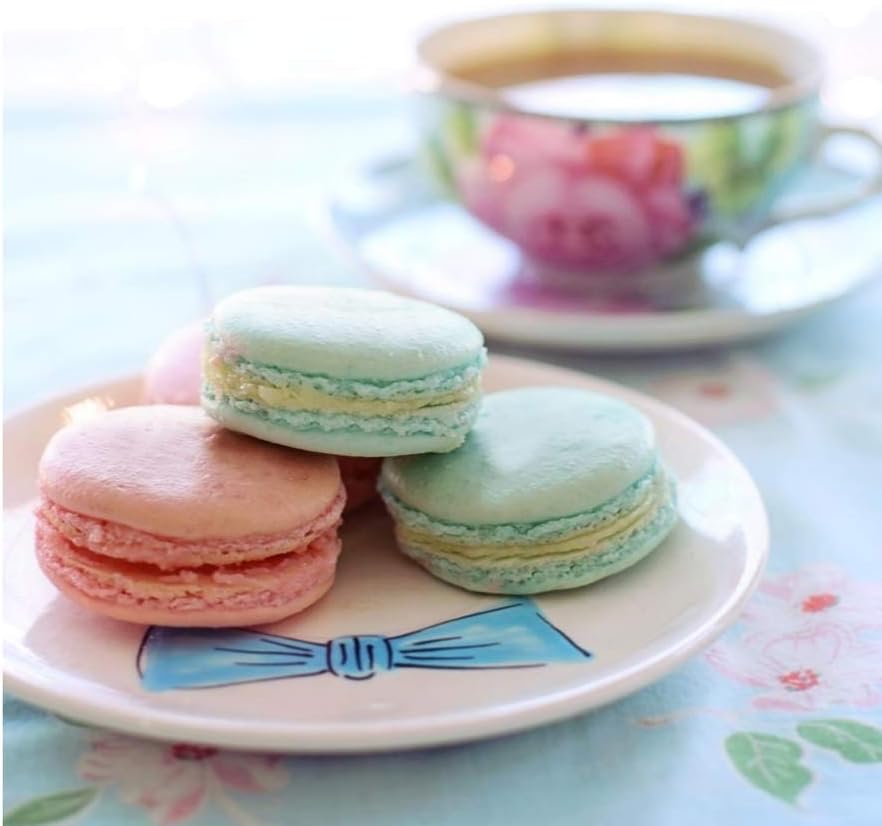 J'adore Les Macarons: 6 x 9 inch 120 Pages Lined Journal, Diary and Notebook for People Who Love To Eat, Bake and Enjoy Sweet Treats