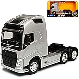 Der Lkw ist ca 23 cm lang. Volvo FH Silber Zugfahrzeug 3 Achser LKW Truck 3. Generation Ab 2013 1/32 Welly Modell Auto mit individiuellem Wunschkennzeichen