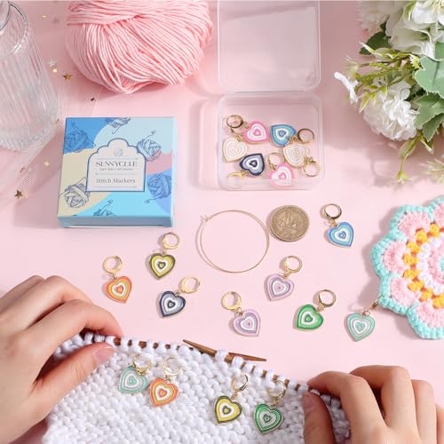 SUNNYCLUE 1 caixa com 18 peças, marcador de ponto de crochê esmaltado, coração, dia dos namorados, m