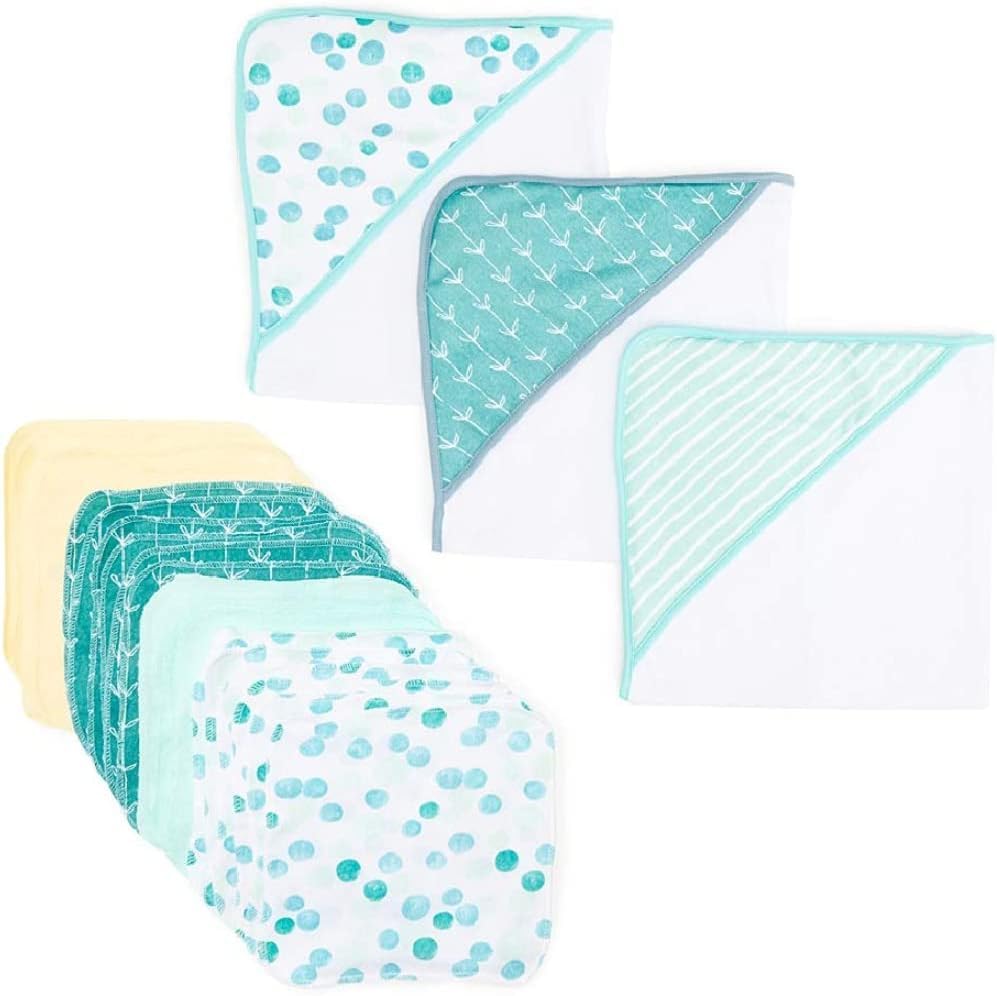 Image of Spasilk Bath Hooded Towels & Washcloths Set for Babies, 23-Piece Gift Set, Green Dots, (Pack of 12)