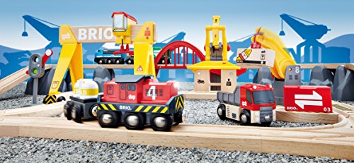 BRIO WORLD - Set Deluxe de circuito de tren para transporte de mercancías, 54 Piezas, Edad 3+ Años