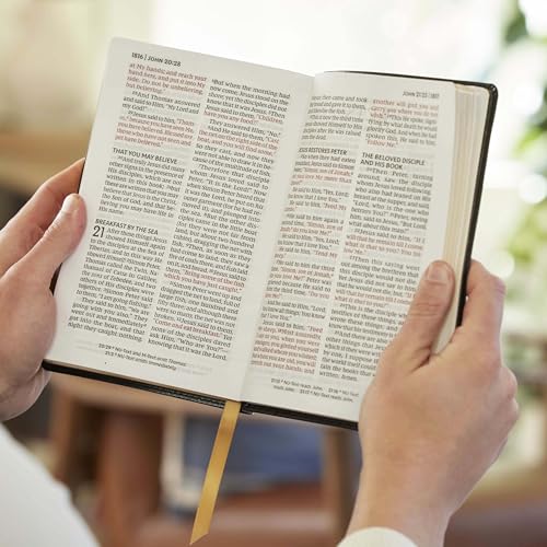 Image of NKJV Bible: Personal Size Giant Print, Black Leathersoft, Holy Bible, Red Letter, Comfort Print: New King James Version