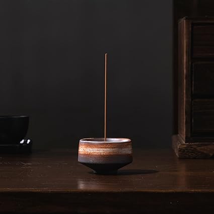 Amazon Co Jp Oaynay お香立て 香炉 おしゃれ ミニ仏壇 陶器 線香立て お香置き インセンスホルダー シンプル 仏具 ホーム キッチン