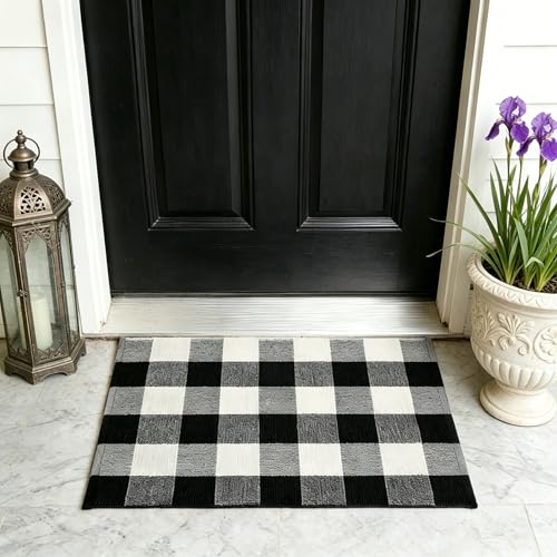 MUBIN Cotton Buffalo Plaid Rug, 2'x3' Black and White Outdoor Rug Front Door Decorative Mat, Washable Doormat Hand-Woven Foldable Area Rug Layered Door Mats Rug for Front Porch, Entryway, Patio