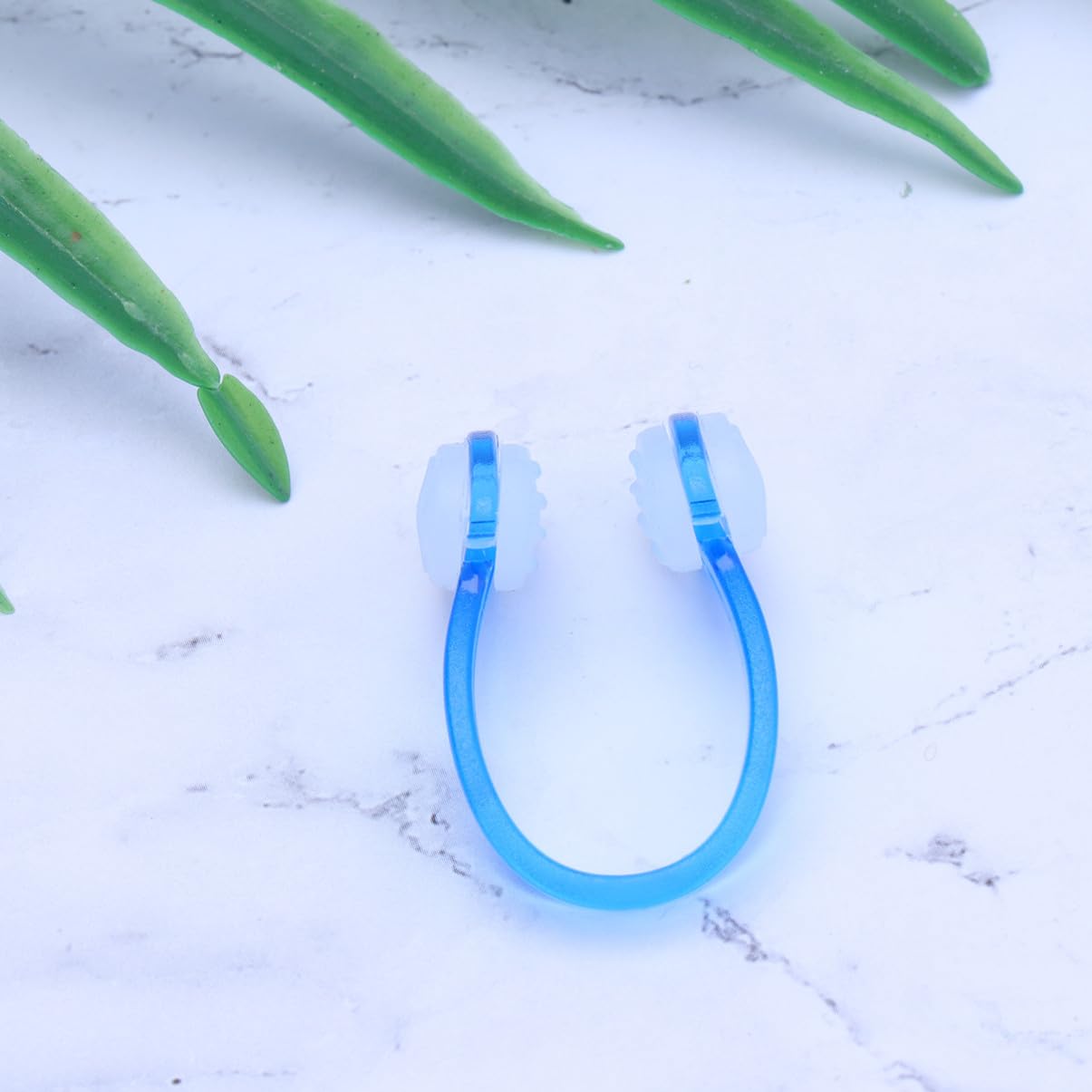 Supvox Schwimmender Nasenclip Spielzeug Schwimm-Nasenklammer für Erwachsene Schwimmnasenklammer Nasenklammer für Schwimmtraining Poolzubehör rutschfest Schwimmausrüstung Fräulein
