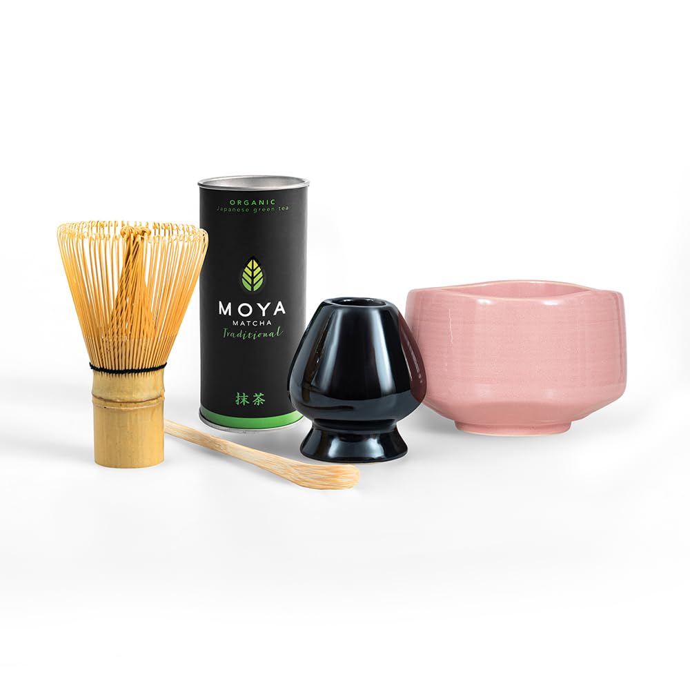 Moya Bio Set de Té Matcha Japonés | 30g Grado Ceremonial (I y II) + Tazón Rosa + Batidor de Bambú + Soporte + Cuchara | Set Tradicional Completo de Matcha | Regalo Elegante