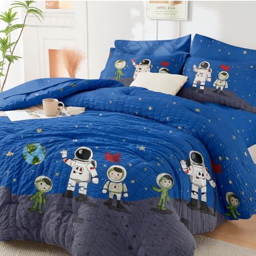 Image of 200 GSM 400 TC Kids Glace Cotton Reversible Cartoon Printed Double Bed King Size Comforter with Matching Bedsheet 90 * 100 with 2 Pillow Covers Set of 4 Pieces (Astronaut)