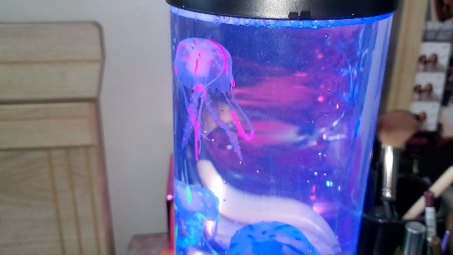Watch Relaxing JellyFish Lava Lamp Eyesound on Amazon Live