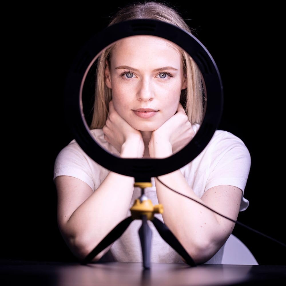 KODAK LED Selfie Ring Light - Trépied, Smartphones 25 cm de Diamètre, Luminosité et Balance des Couleurs Réglables, 1600 Lumens, Idéal pour Instagram, Snapchat, TikTok et Plus - Blanc