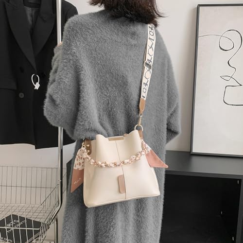 Luxury Chain Trendy Crossbody Bag PU Leather Fashion Handbag Large Capacity Designer Tote Bag with Wide Strap for Wo3