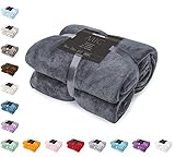 Flauschige, weiche und praktische Kuscheldecke.